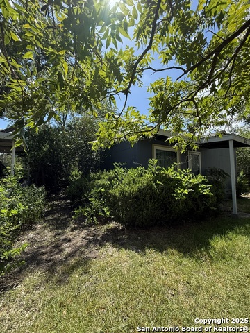 Listing photo id 9 for 517 Heideke N