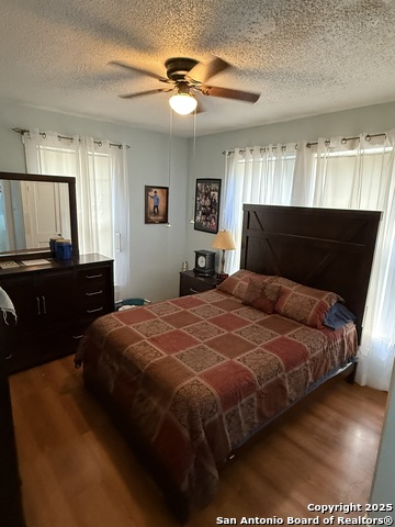 Listing photo id 15 for 517 Heideke N