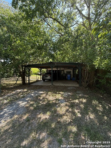 Listing photo id 1 for 517 Heideke N