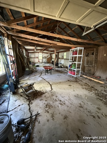 Listing photo id 2 for 517 Heideke N
