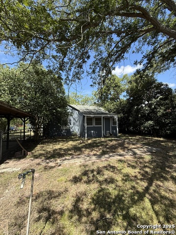 Listing photo id 3 for 517 Heideke N