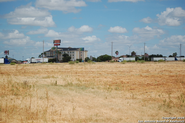 Listing photo id 10 for Tbd Ih 35