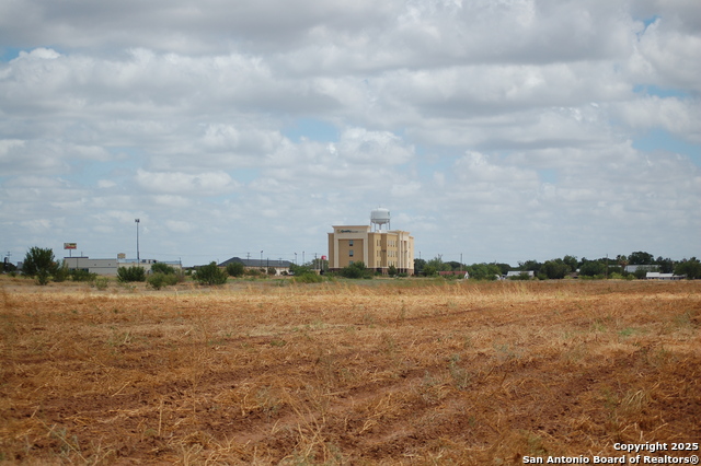 Listing photo id 12 for Tbd Ih 35