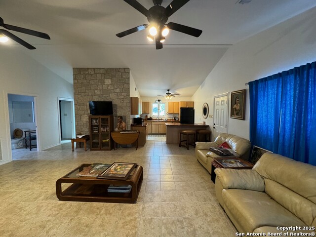 Image 7 of 16 For 572 Fm 2107  