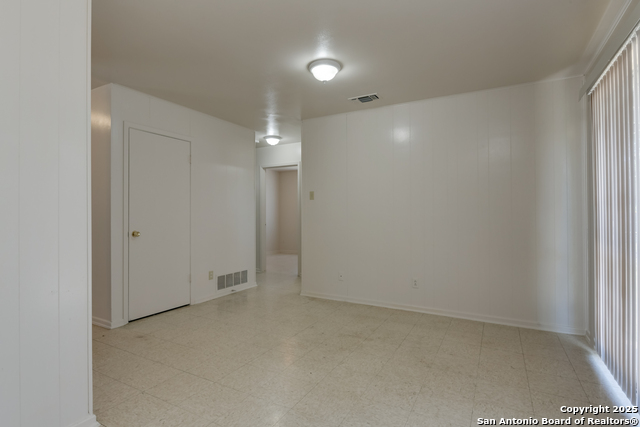 Image 11 of 22 For 410 Maple