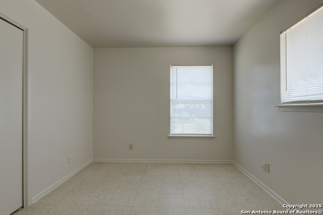 Image 12 of 22 For 410 Maple