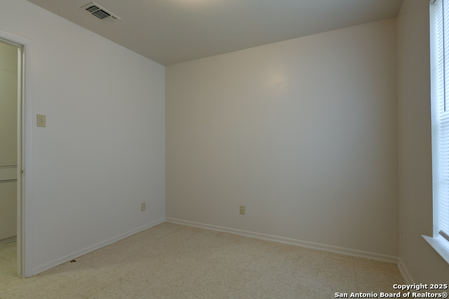 Image 17 of 22 For 410 Maple