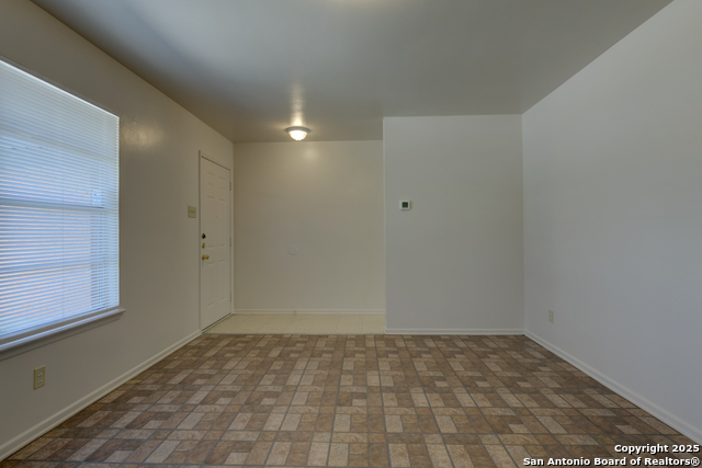 Image 2 of 22 For 410 Maple