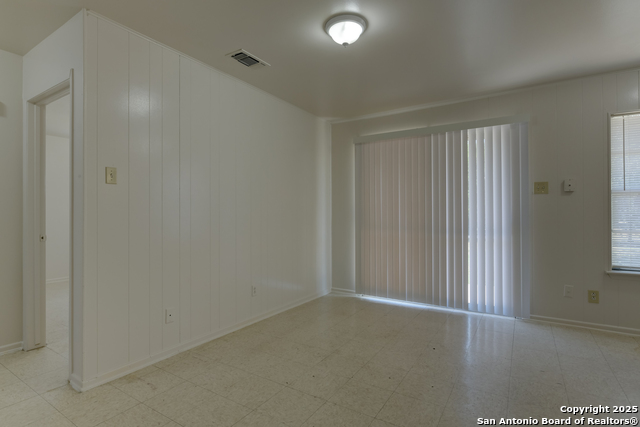 Image 5 of 22 For 410 Maple