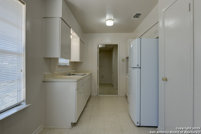 Image 6 of 22 For 410 Maple