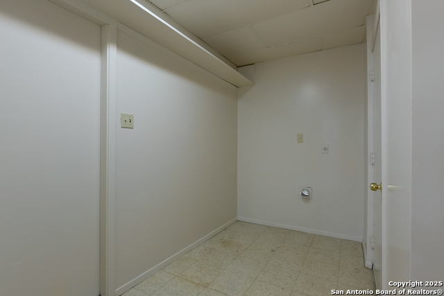 Image 9 of 22 For 410 Maple