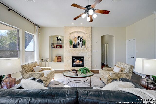 Image 5 of 39 For 814 Artisan Way