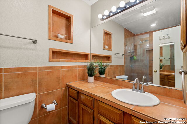 Listing photo id 8 for 11520 Huebner Rd  102