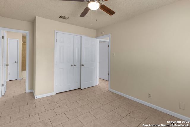Listing photo id 4 for 4107 Sunrise Glade Dr