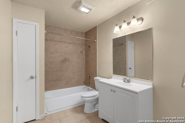 Listing photo id 5 for 4107 Sunrise Glade Dr