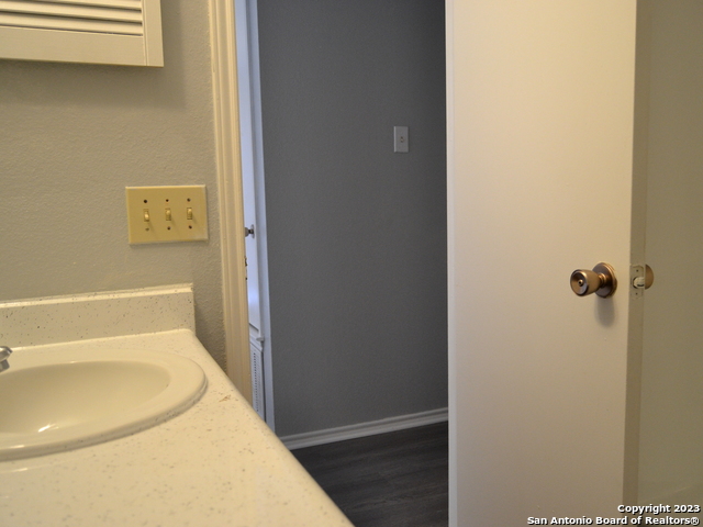 Image 10 of 13 For 8911 Fall River