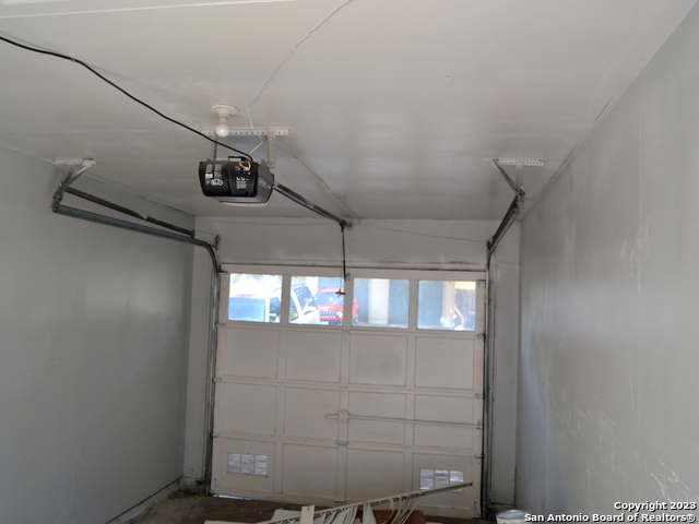 Image 12 of 13 For 8911 Fall River