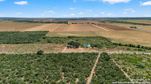 Listing photo id 9 for 281 County Road 265