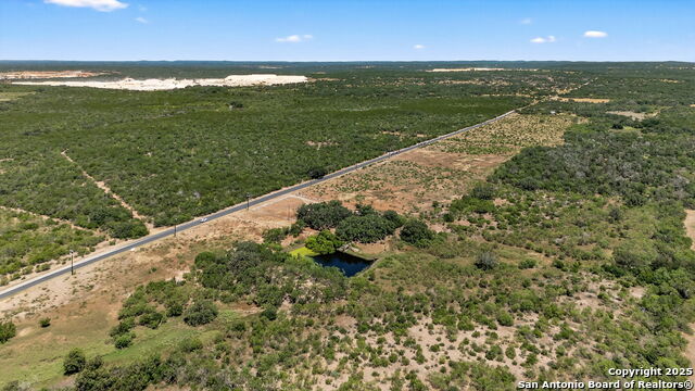 Listing photo id 11 for 281 County Road 265