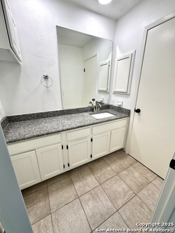 Image 20 of 21 For 2255 Thousand Oaks  810
