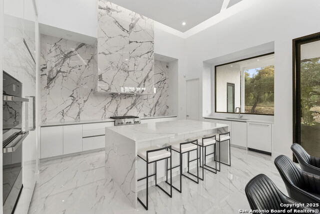 Listing photo id 19 for 23611 Messina Cyn