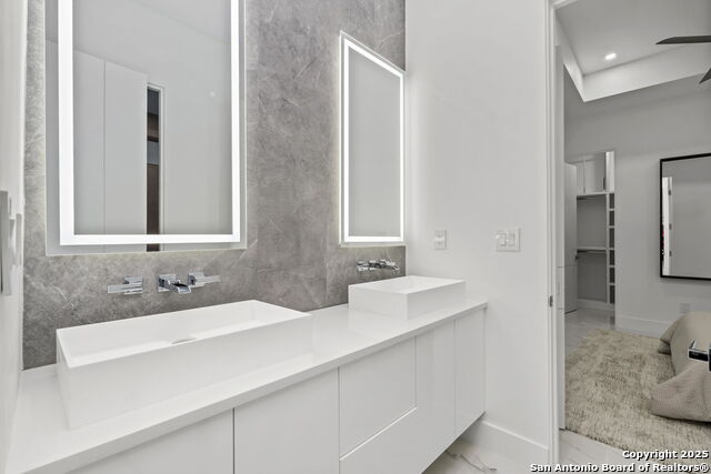 Listing photo id 29 for 23611 Messina Cyn