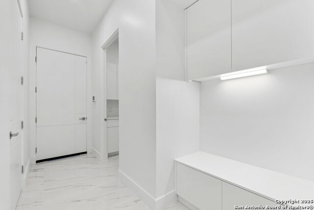 Listing photo id 31 for 23611 Messina Cyn