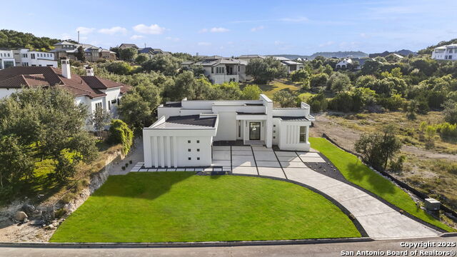 Listing photo id 2 for 23611 Messina Cyn