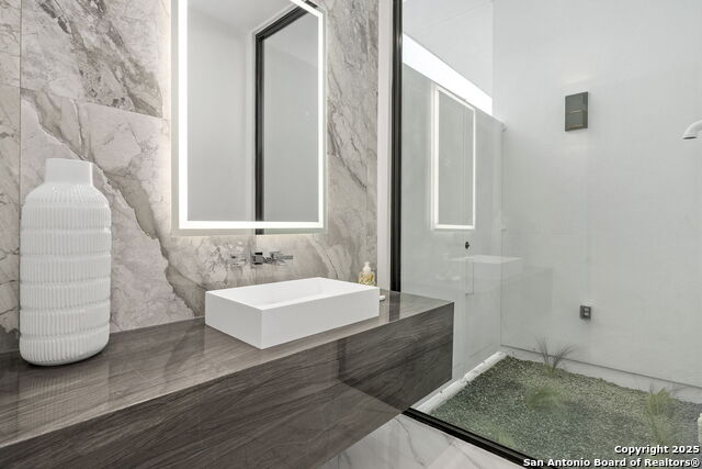 Listing photo id 38 for 23611 Messina Cyn