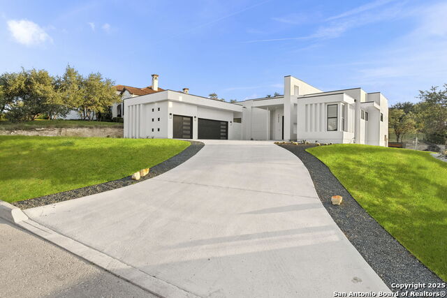 Listing photo id 4 for 23611 Messina Cyn