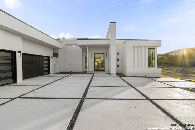 Listing photo id 6 for 23611 Messina Cyn