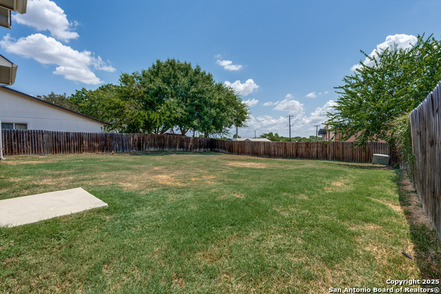 Image 22 of 27 For 9722 Spruce Ridge
