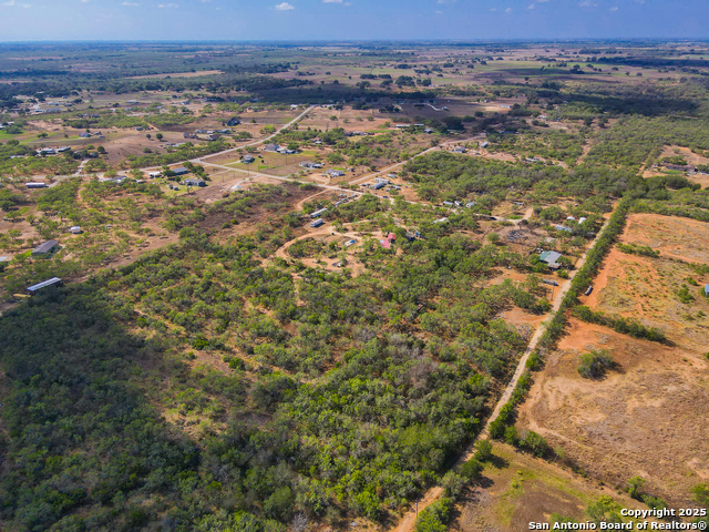 Listing photo id 2 for 608 Country Breeze