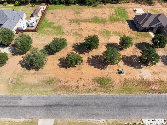 Image 2 of 6 For 117 W Short Meadow Dr