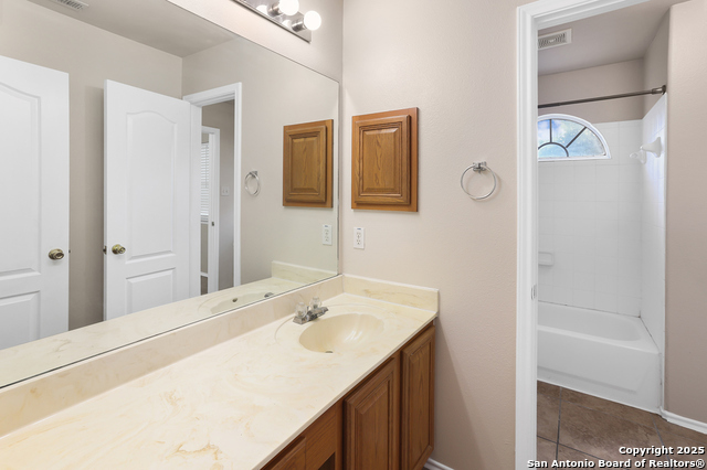 Image 23 of 32 For 23623 Persian Hollow