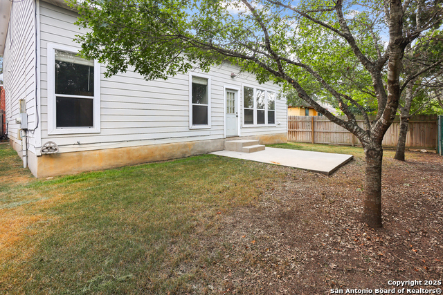 Image 31 of 32 For 23623 Persian Hollow