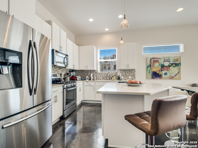 Listing photo id 7 for 236 Cevallos E Unit