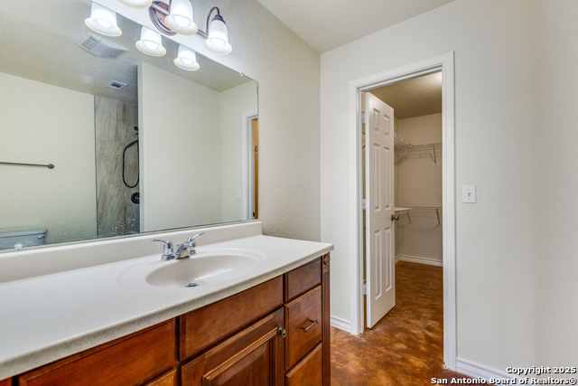 Image 12 of 29 For 807 Heinen  