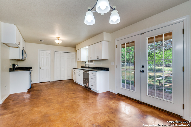 Image 16 of 29 For 807 Heinen  