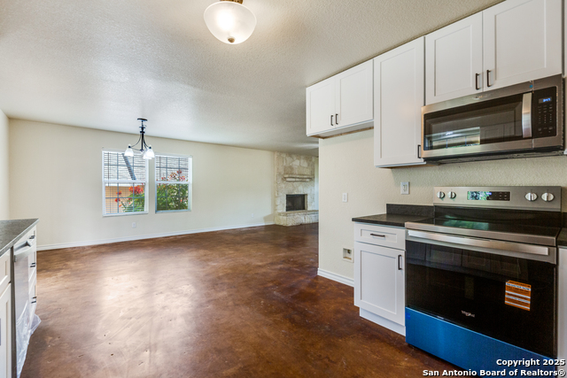 Image 18 of 29 For 807 Heinen  