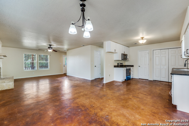 Image 4 of 29 For 807 Heinen  
