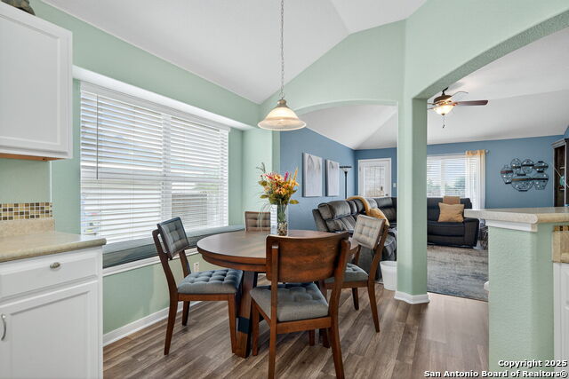 Listing photo id 10 for 7914 Brinson Court