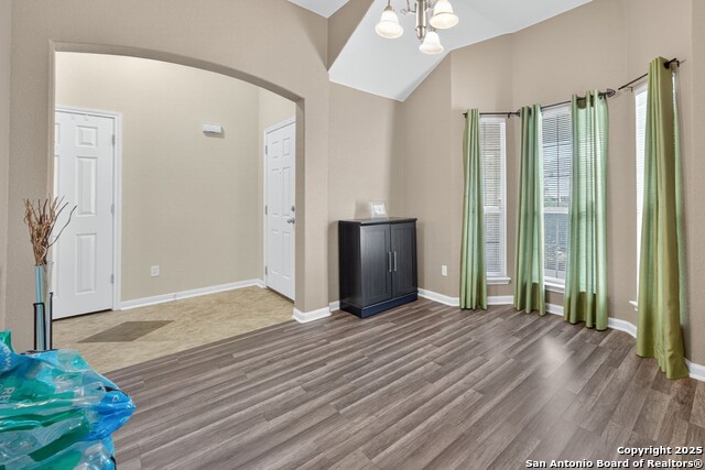 Listing photo id 12 for 7914 Brinson Court