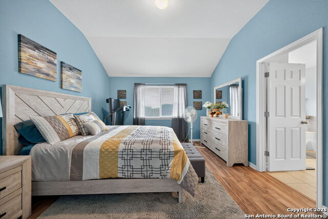 Listing photo id 14 for 7914 Brinson Court