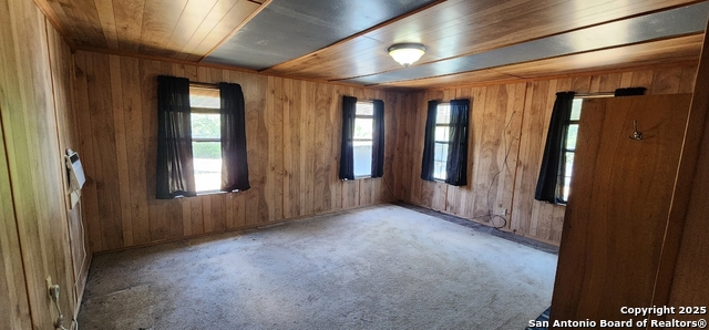 Listing photo id 9 for 112 Morey  