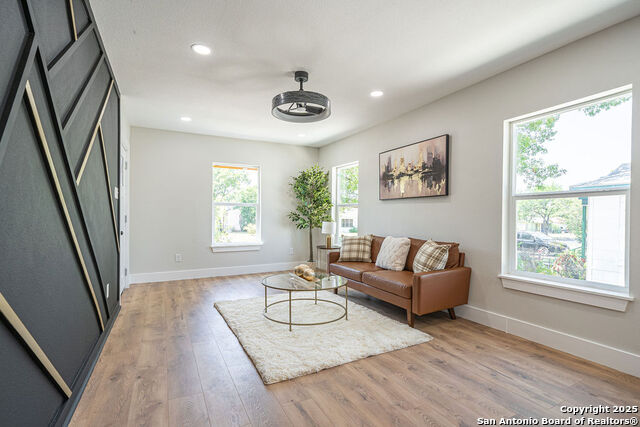 Image 17 of 28 For 315 Hermosa Dr W