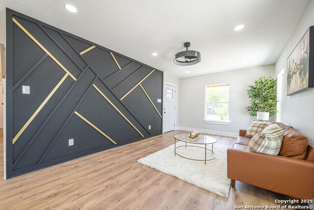 Image 18 of 28 For 315 Hermosa Dr W