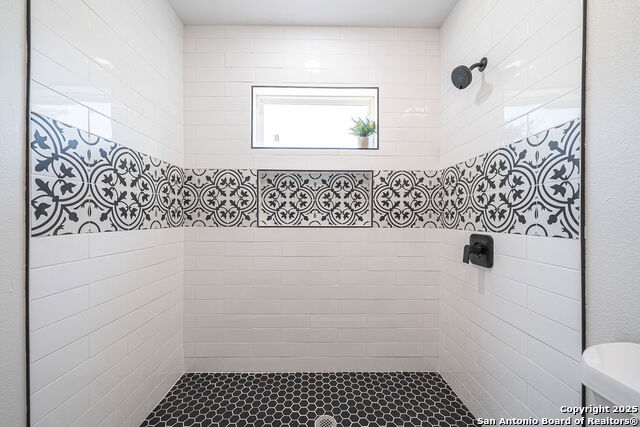 Image 21 of 28 For 315 Hermosa Dr W