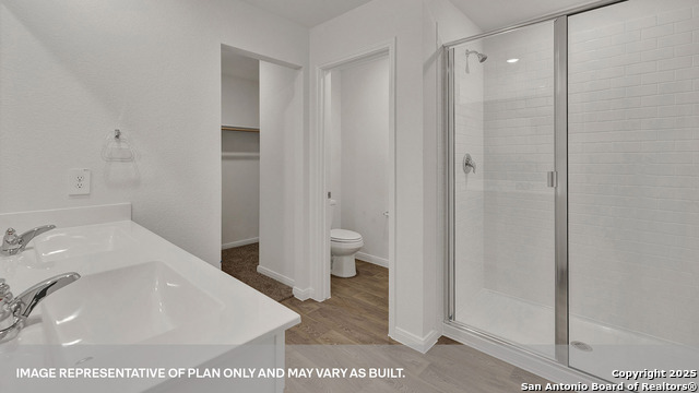 Image 17 of 29 For 223 Las Lomas