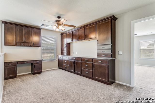 Listing photo id 10 for 2559 Grayson 2559